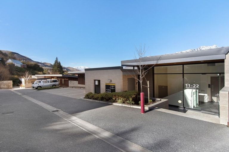 Photo of property in La Residence Du Lac, 15/527 Frankton Road, Queenstown, 9300