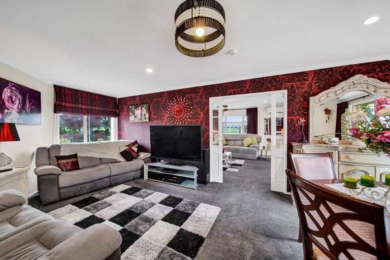 Photo of property in 24 Park Lane, Waitara, 4320