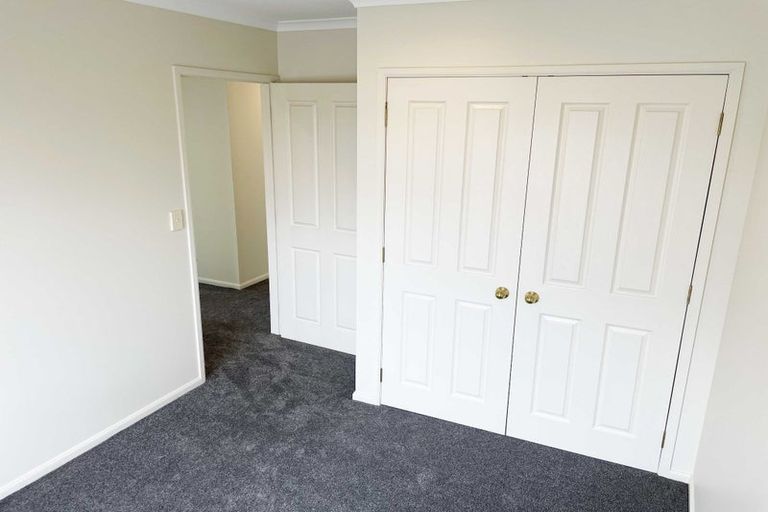 Photo of property in 19 San Bernadino Drive, Henderson, Auckland, 0612