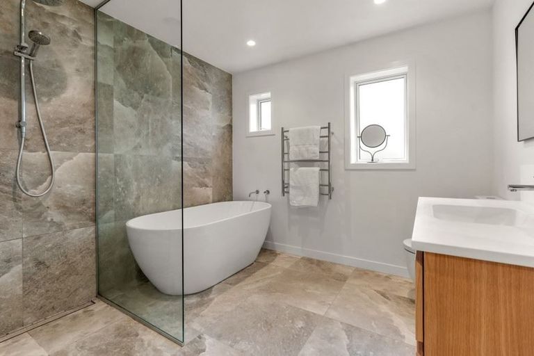 Photo of property in 1/45 College Road, Northcote, Auckland, 0627