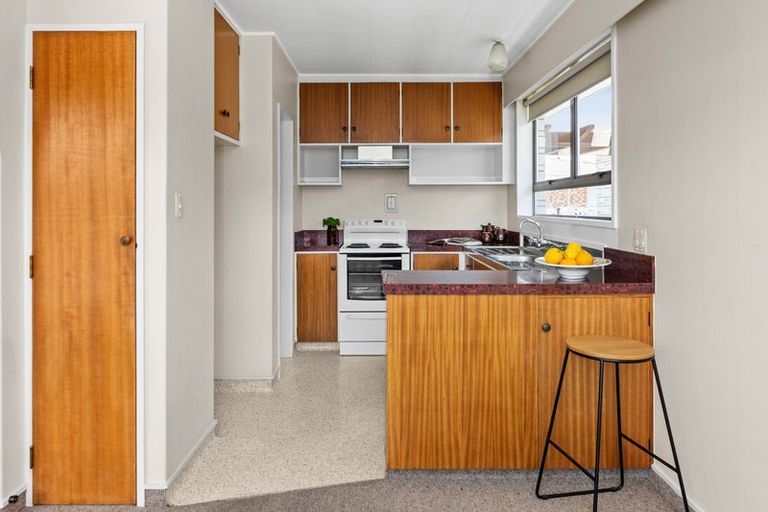 Photo of property in 2/31 Middle Road, Havelock North, 4130