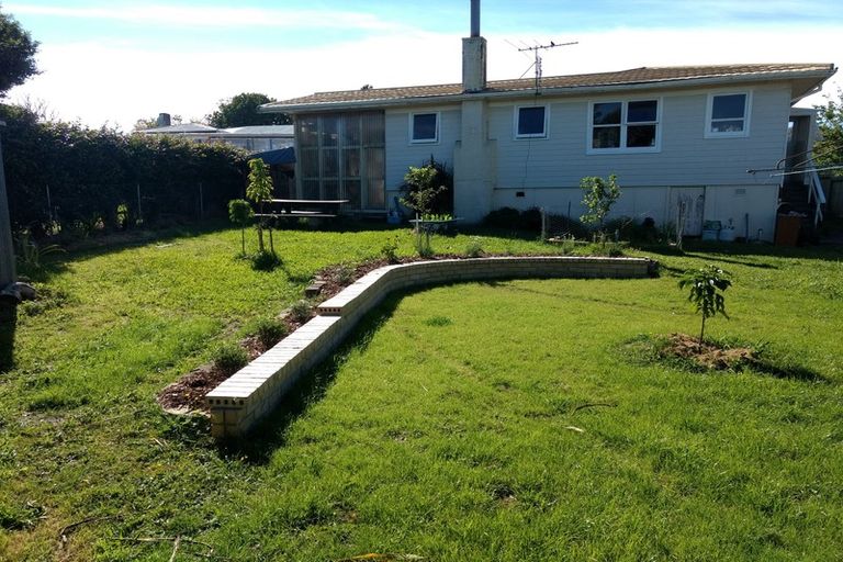 Photo of property in 38 Kelkirk Street, Kelston, Auckland, 0602