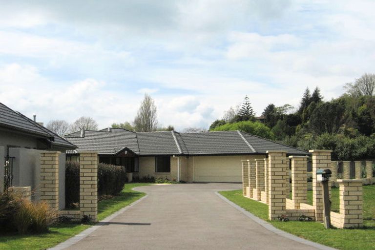 Photo of property in 20 Gemini Place, Kawaha Point, Rotorua, 3010