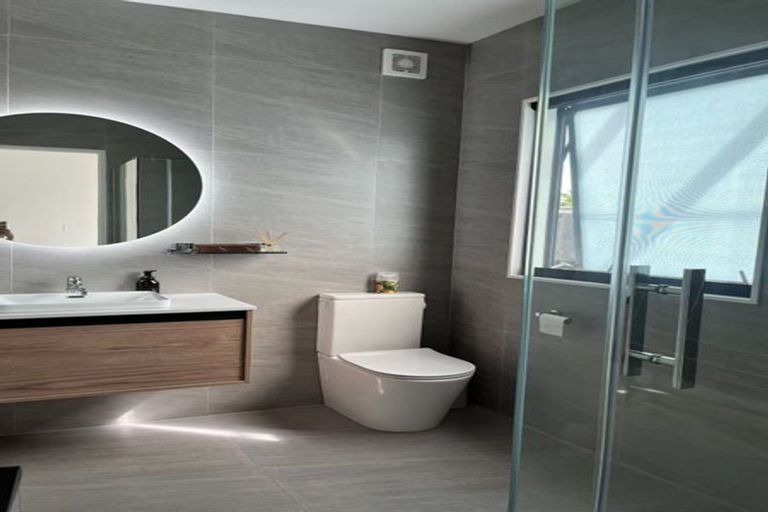 Photo of property in 41a Peach Road, Glenfield, Auckland, 0629