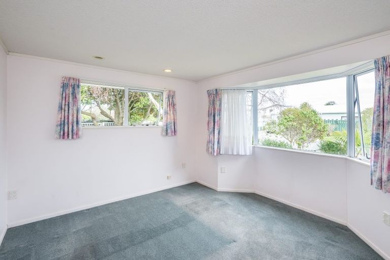 Photo of property in 44 Langdale Avenue, Paraparaumu, 5032