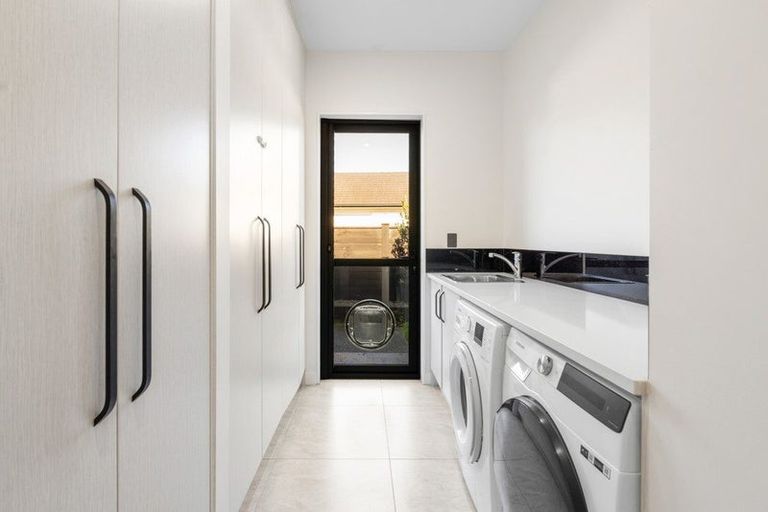 Photo of property in 14 Leebank Crescent, Riverhead, 0820