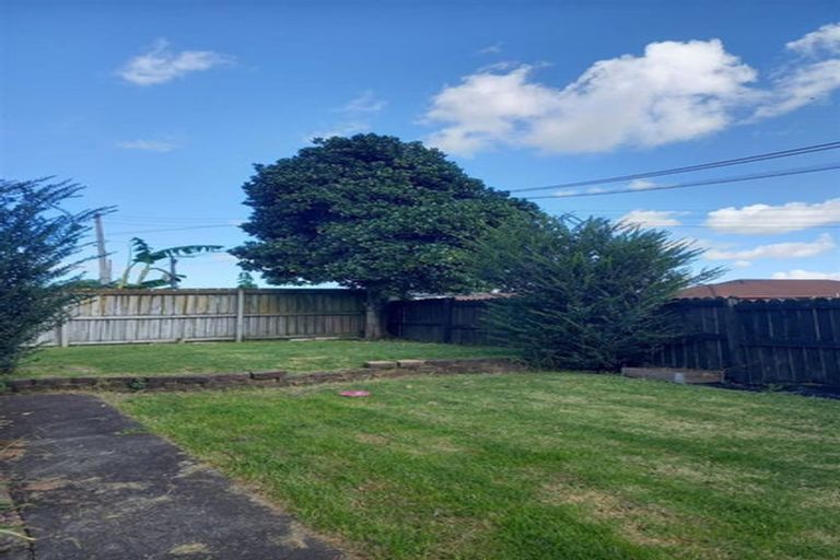 Photo of property in 2/69 Orams Road, Hillpark, Auckland, 2102