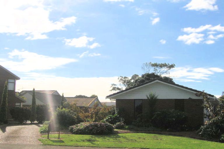 Photo of property in 12 Camden Place, Papatoetoe, Auckland, 2025