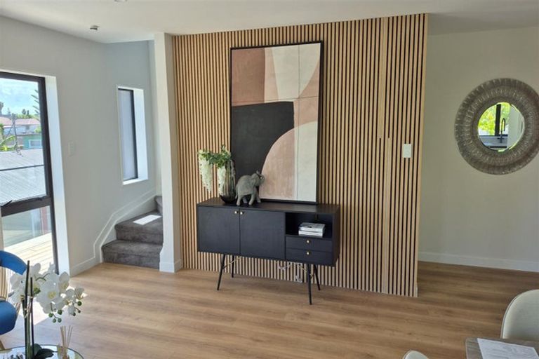 Photo of property in 2/7 Woolfield Road, Papatoetoe, Auckland, 2025