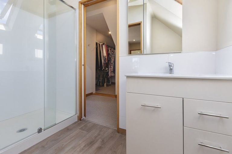 Photo of property in 1/26 Strowan Road, Strowan, Christchurch, 8052