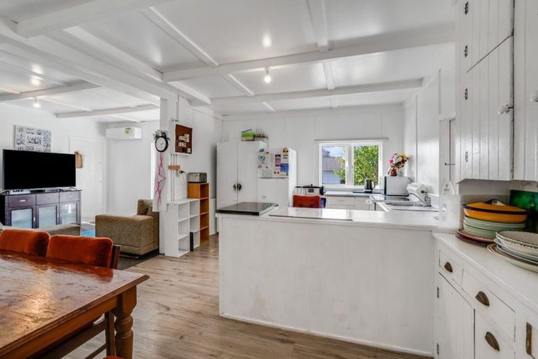 Photo of property in 28 Port Albert Road, Wellsford, 0900