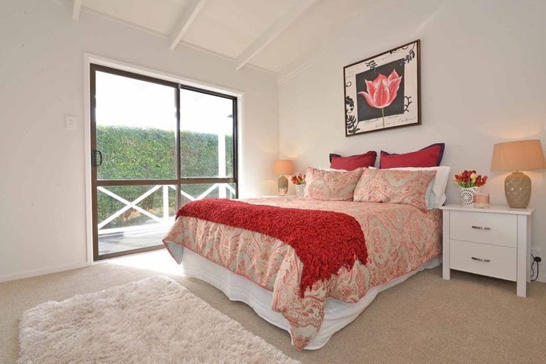 Photo of property in 1/47 Farquhar Road, Glendene, Auckland, 0602