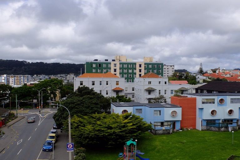 Photo of property in Winslow Apartments, 12/2 Ohiro Road, Aro Valley, Wellington, 6021