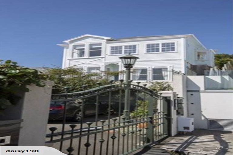 Photo of property in 24 Telford Terrace, Oriental Bay, Wellington, 6011