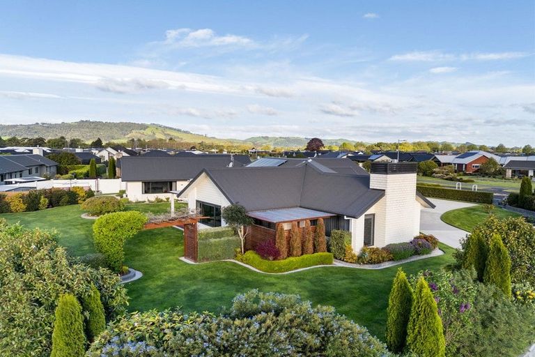 Photo of property in 2 Kotare Grove, Cambridge, 3434