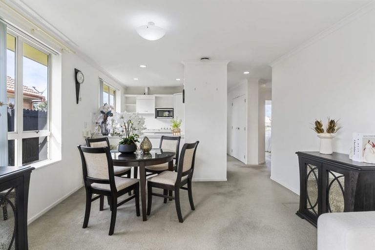 Photo of property in 11 Fernbrook Close, Burswood, Auckland, 2013