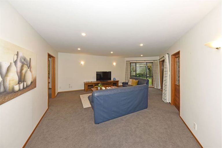 Photo of property in 10 Parkham Drive, Burnside, Christchurch, 8053