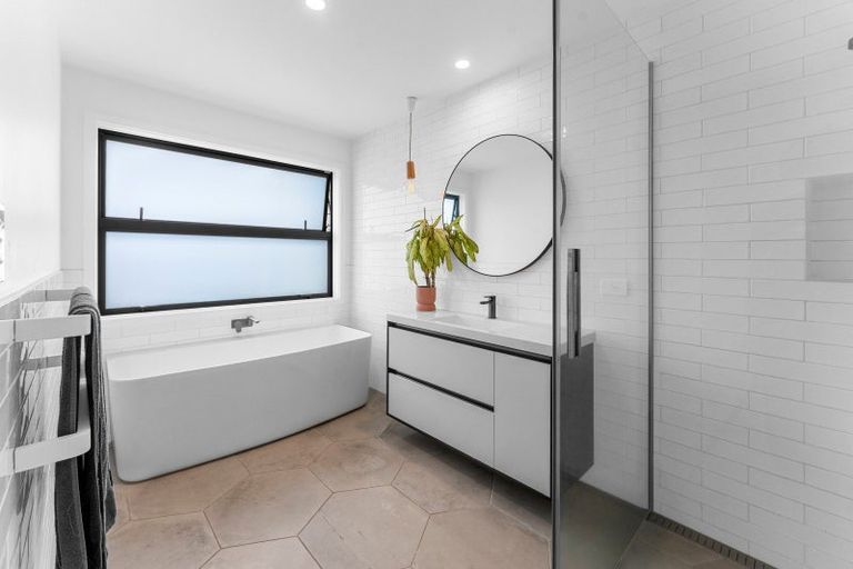 Photo of property in 64 Drabble Crescent, Papamoa Beach, Papamoa, 3118