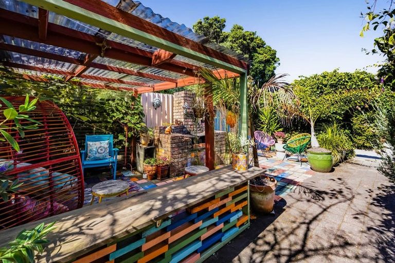 Photo of property in 23 Gibson Place, Patea, 4520