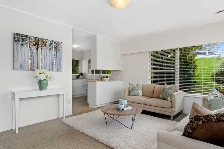 Photo of property in 1/58 Arran Road, Browns Bay, Auckland, 0630