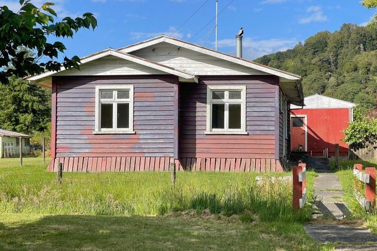 Photo of property in 21 Dick Street, Reefton, 7830