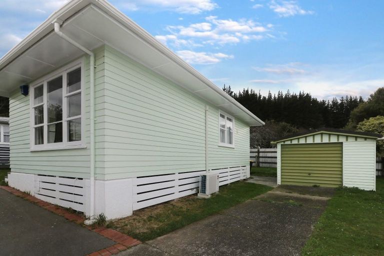 Photo of property in 17 Parenga Street, Wainuiomata, Lower Hutt, 5014