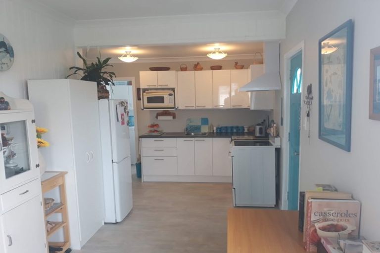 Photo of property in 5b Titoki Road, Raumati Beach, Paraparaumu, 5032