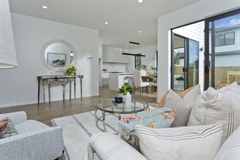 Photo of property in 2c Livingstone Street, Milford, Auckland, 0620