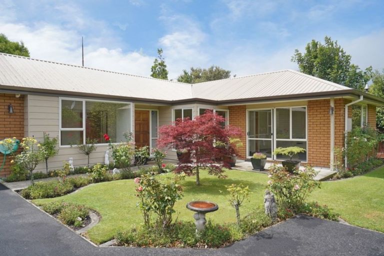 Photo of property in 2/82 Quinns Road, Shirley, Christchurch, 8013