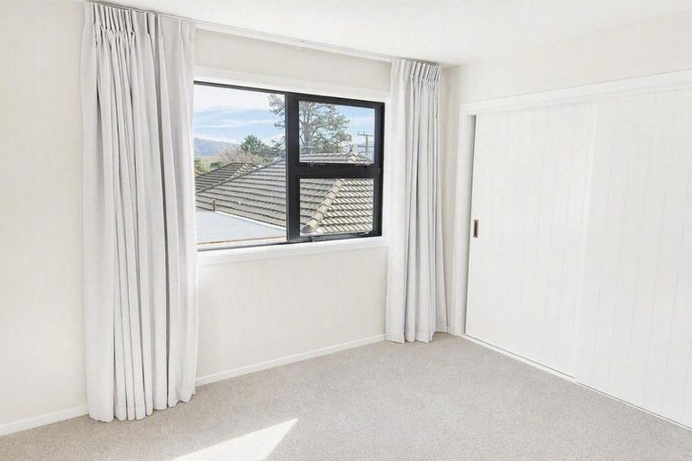 Photo of property in 4/31 Wainuiomata Road, Wainuiomata, Lower Hutt, 5014