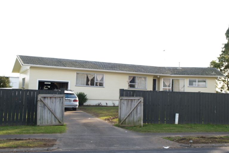 Photo of property in 43 Chelburn Crescent, Mangere East, Auckland, 2024
