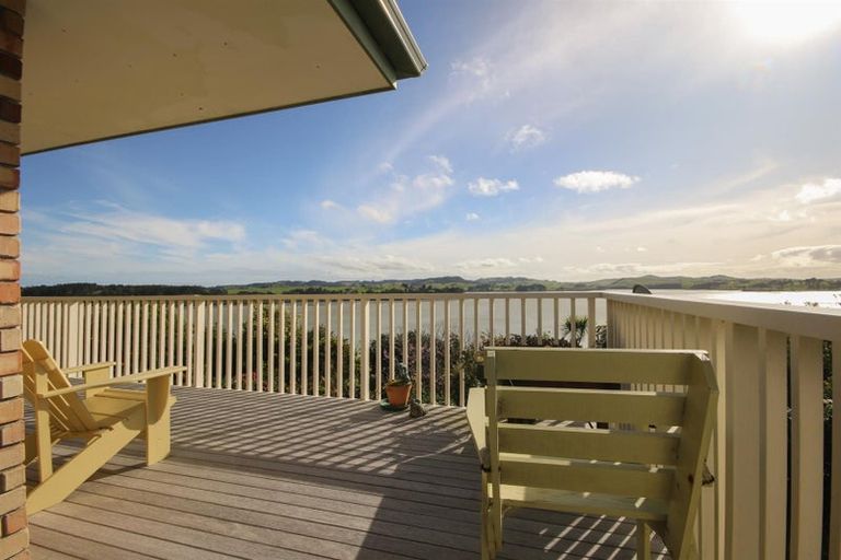 Photo of property in 16 Kotare Crescent, Pahi, Paparoa, 0571