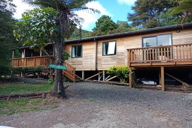 Photo of property in 8 Aratika Grove, Stokes Valley, Lower Hutt, 5019