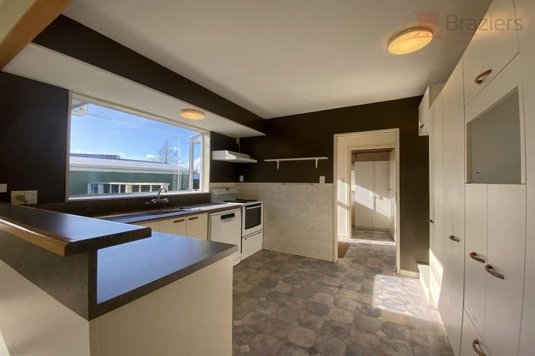 Photo of property in 82 Warren Crescent, Hillmorton, Christchurch, 8025