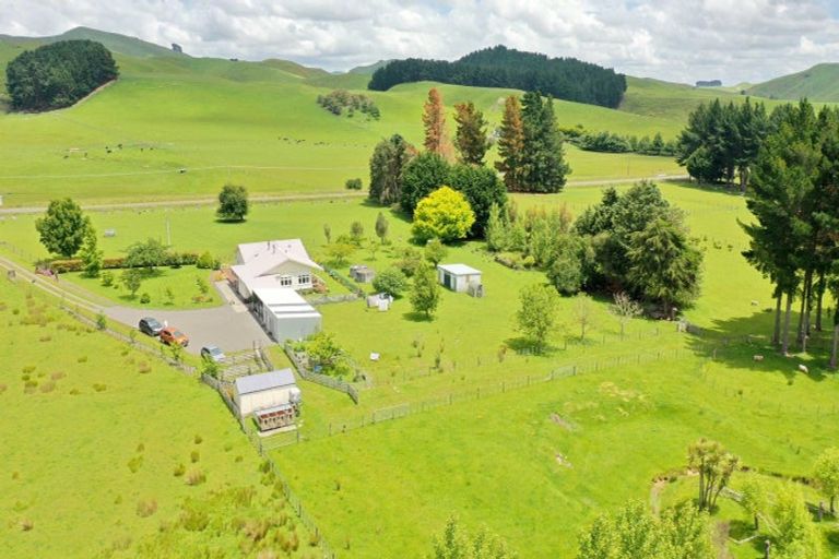 Photo of property in 709 Weber Road, Waitahora, Dannevirke, 4971