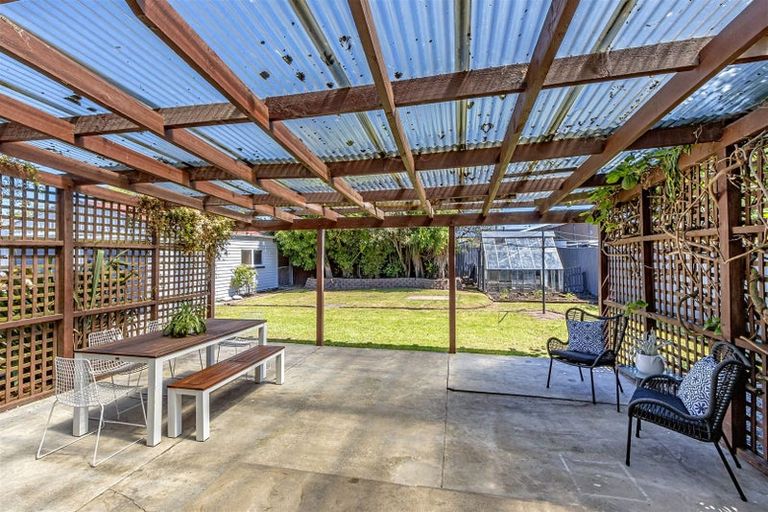 Photo of property in 30 Clivedon Place, Redwood, Christchurch, 8051