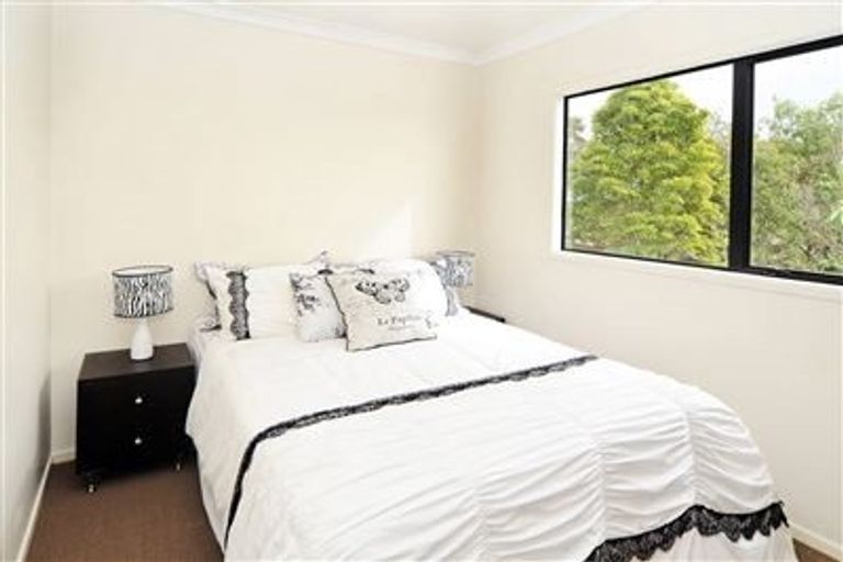 Photo of property in 2/9 Danube Lane, Glen Eden, Auckland, 0602