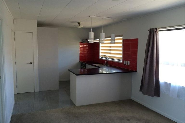 Photo of property in 4 Kopu Place, Clendon Park, Auckland, 2103