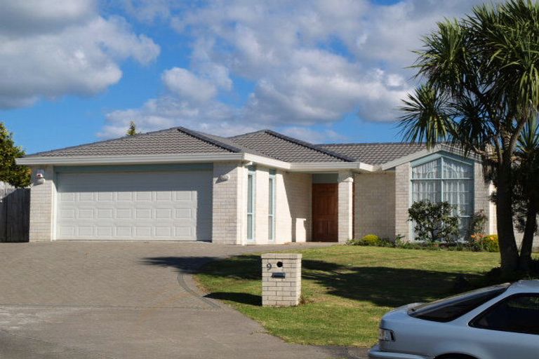 Photo of property in 9 Bampton Rise, Northpark, Auckland, 2013