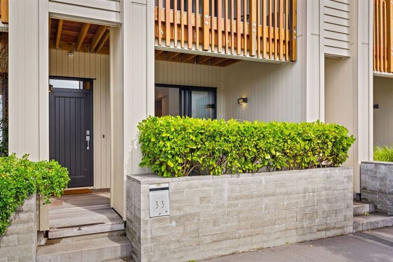 Photo of property in 33 De Havilland Road, Hobsonville, Auckland, 0616