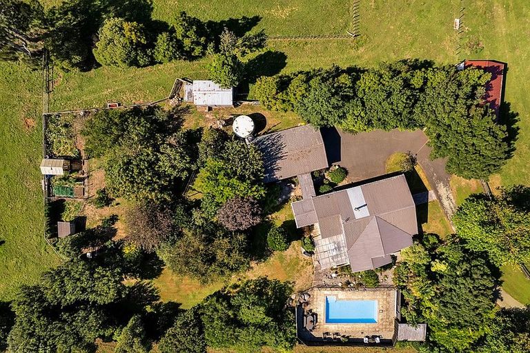 Photo of property in 524 Tikorangi Road, Tikorangi, Waitara, 4383