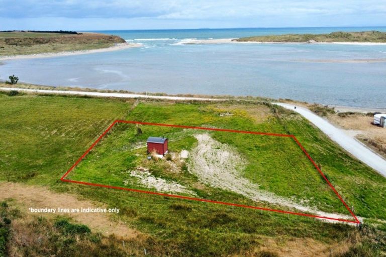Photo of property in 1 Boat Harbour Road, Fortrose, Tokanui, 9875