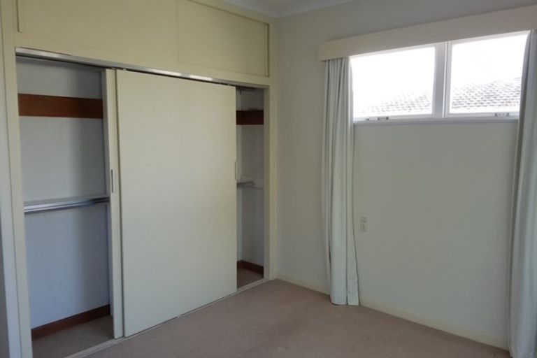 Photo of property in 2/37 Shakespeare Road, Milford, Auckland, 0620