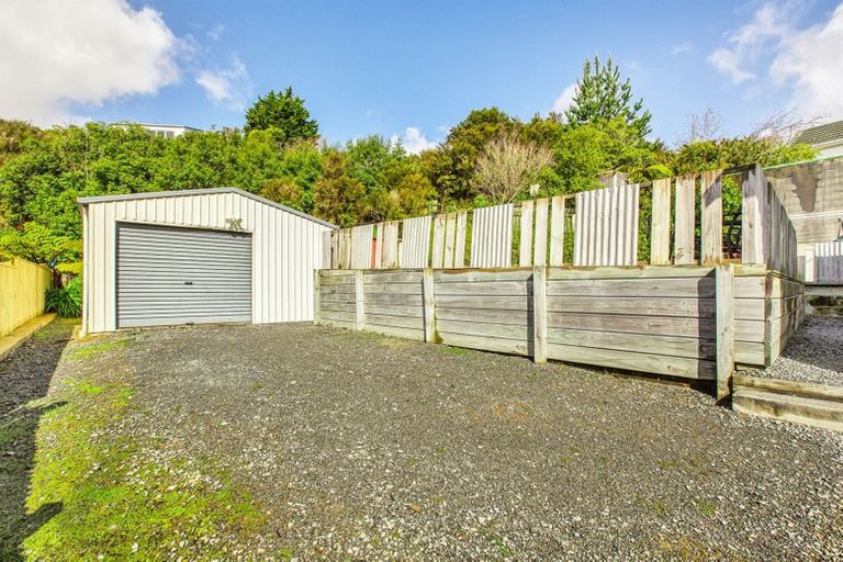 Photo of property in 2 Harold Grove, Stokes Valley, Lower Hutt, 5019