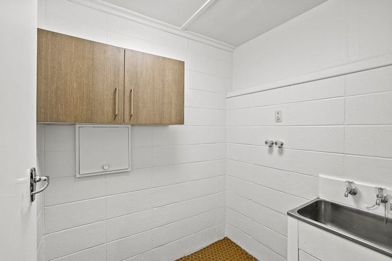 Photo of property in 12a Massey Street, Westown, New Plymouth, 4310