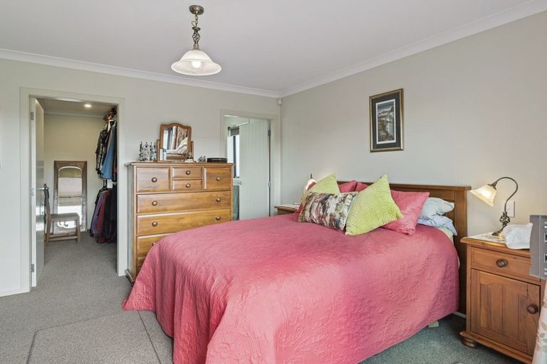 Photo of property in 10 Gladys Place, Levin, 5510