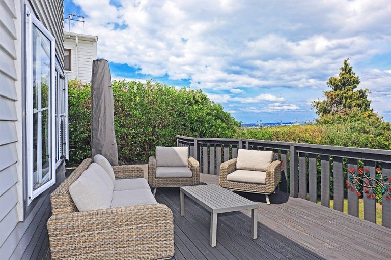 Photo of property in 6 Guys Hill Road, Hospital Hill, Napier, 4110