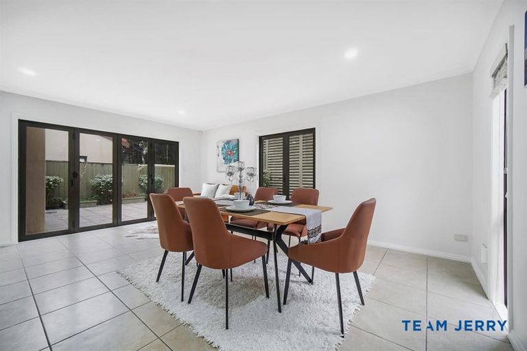 Photo of property in 27 Bridgefield Crescent, Flat Bush, Auckland, 2016