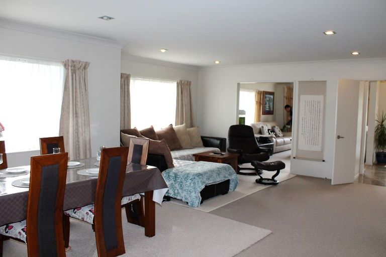 Photo of property in 1 Girvan Terrace, Wattle Downs, Auckland, 2103