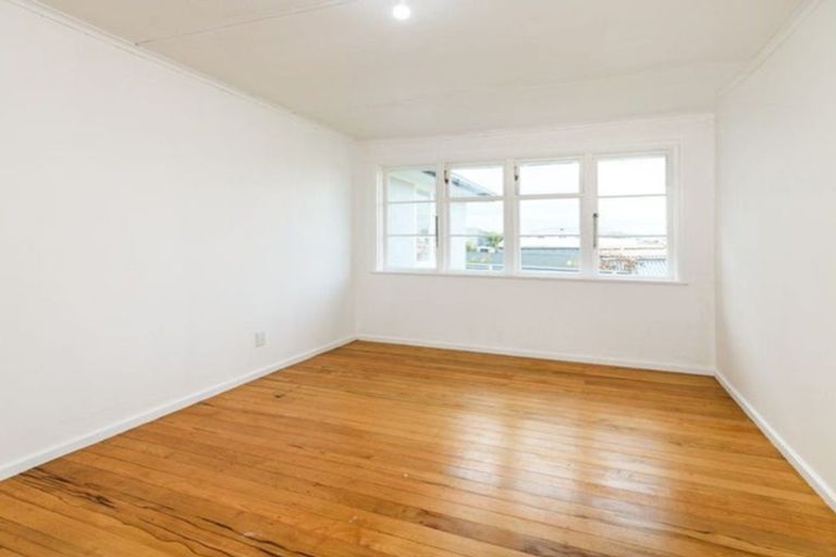 Photo of property in 19a Clyde Crescent, Roslyn, Palmerston North, 4414